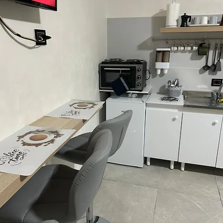 Apartment House Toledo Naples